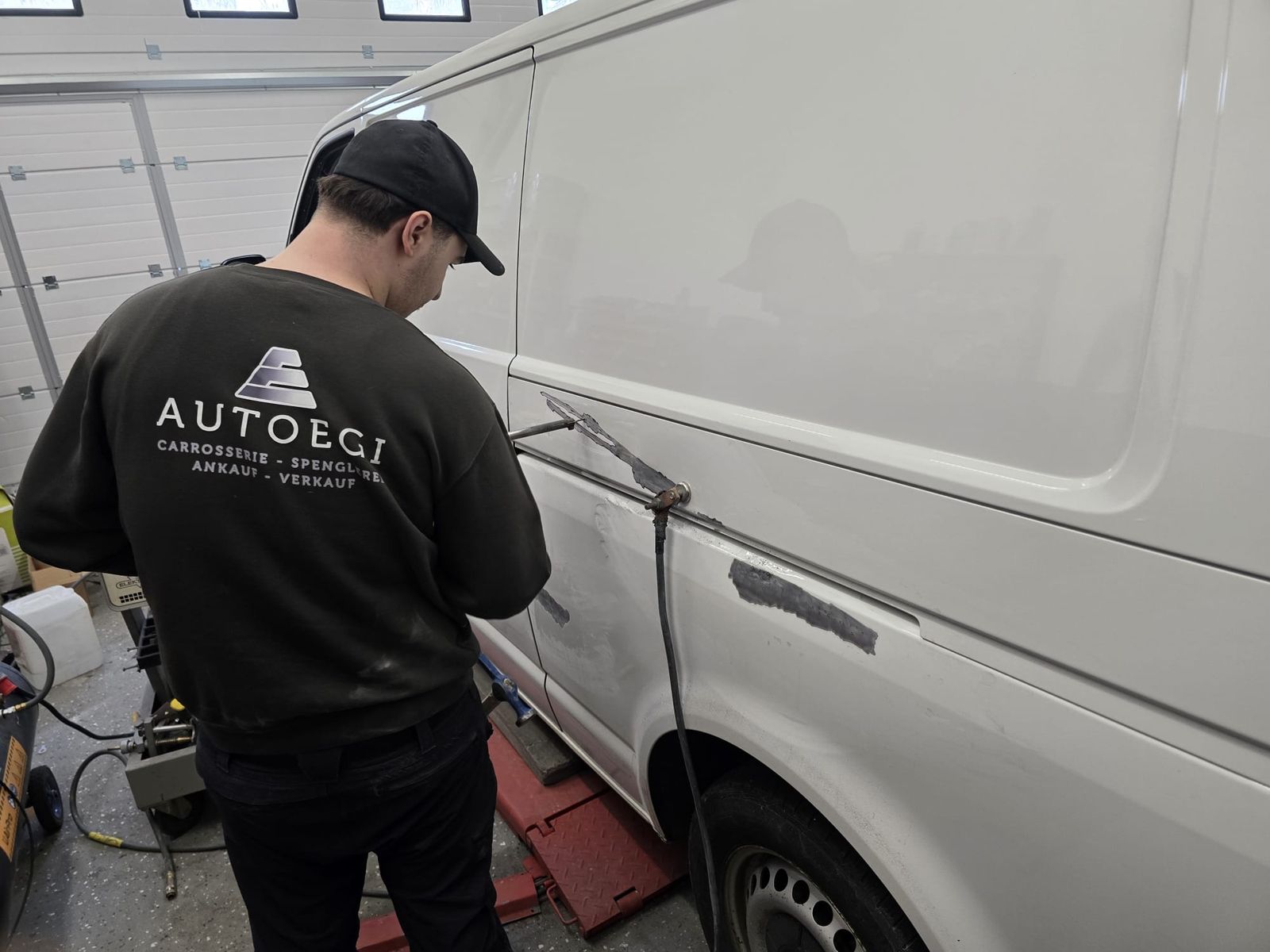 Carrosserie — Ausbeularbeit